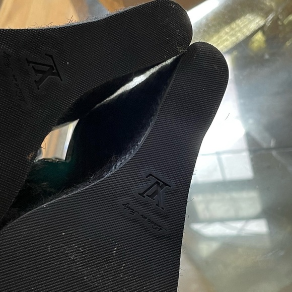 Louis Vuitton sandals 💙 - Picture 4 of 9